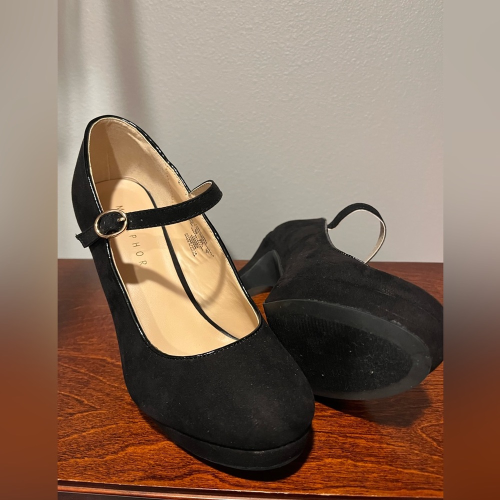 Black Mary Jane Pumps 6 1/2